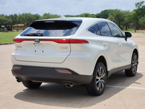Used 2021 Toyota Venza LE AWD/4WD image 6