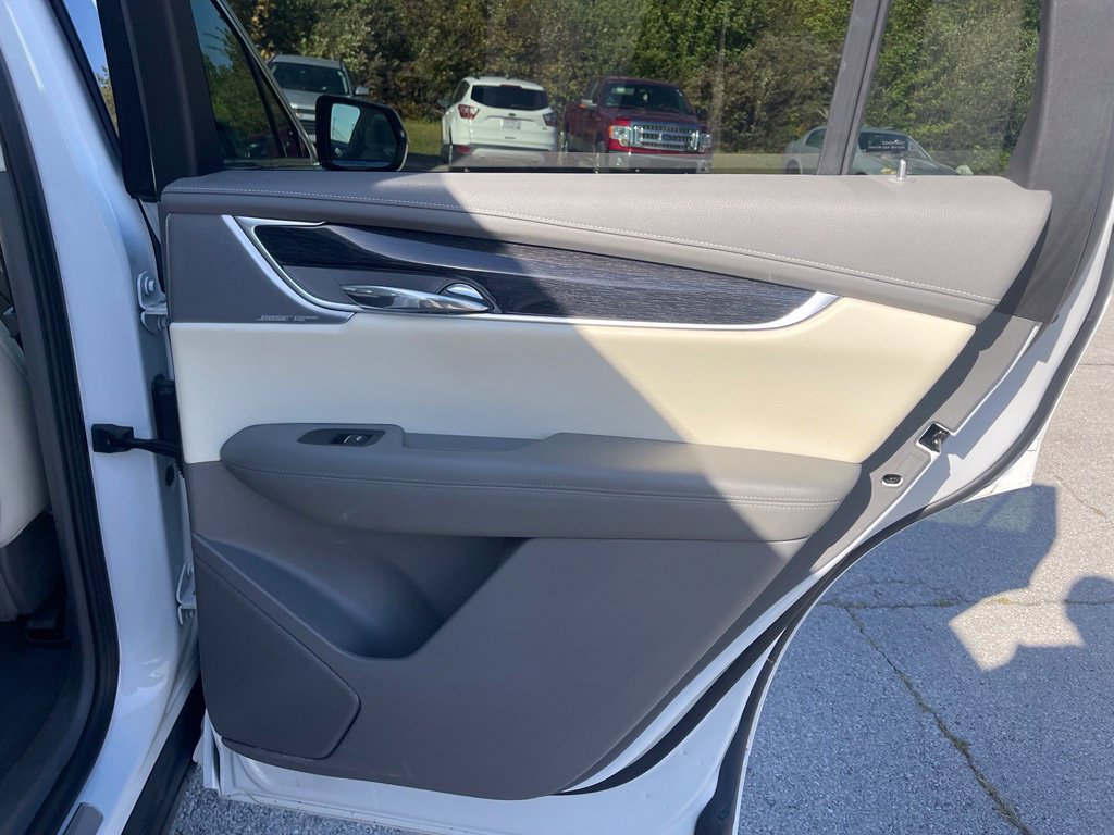Used 2023 Cadillac XT6 Premium Luxury w/ LPO, Floor Liner Package AWD/4WD image 18