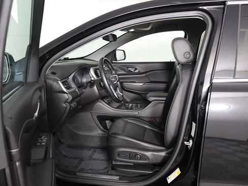 Used 2023 GMC Acadia SLT image 31