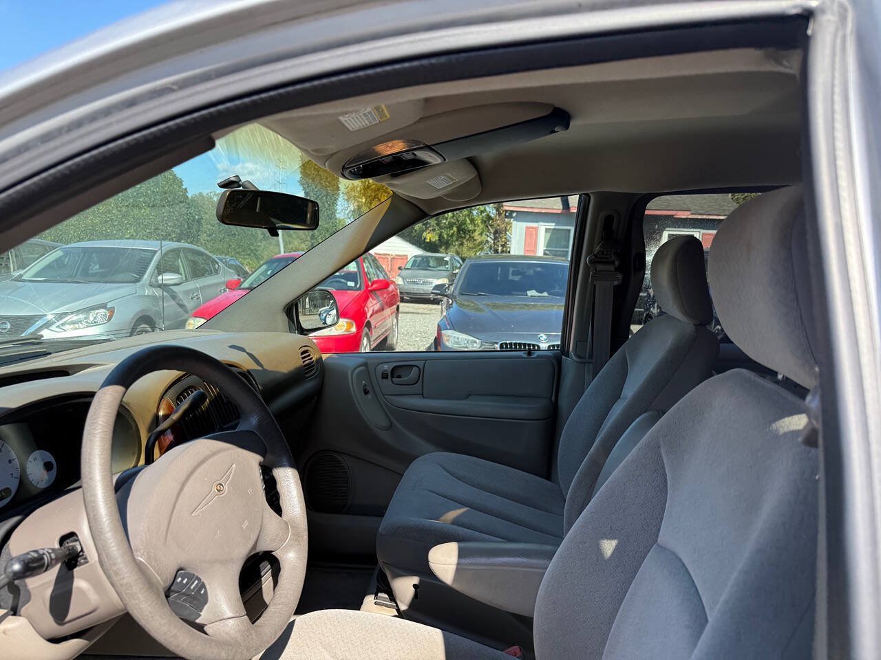 Used 2002 Chrysler Town & Country eL FWD image 20
