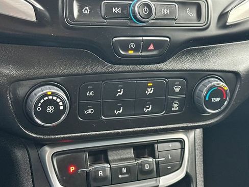 Used 2024 GMC Terrain SLE image 23