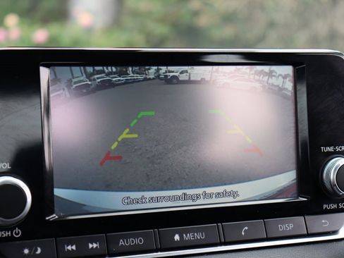 Used 2023 Nissan Sentra S image 23