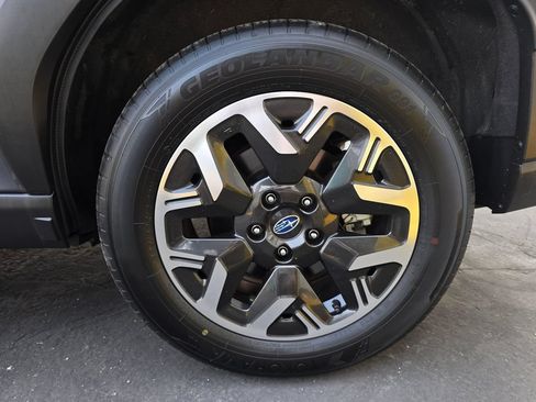 Certified 2025 Subaru Forester Premium AWD/4WD image 6