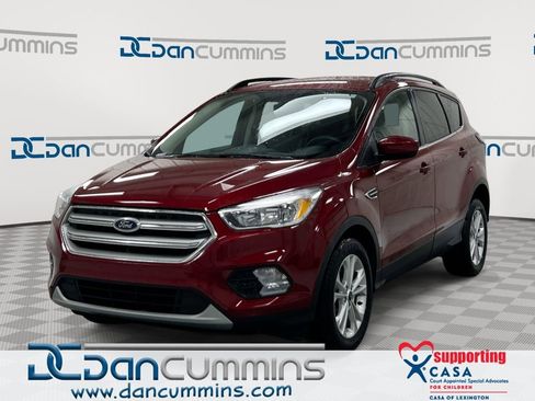 Used 2018 Ford Escape SE image 1