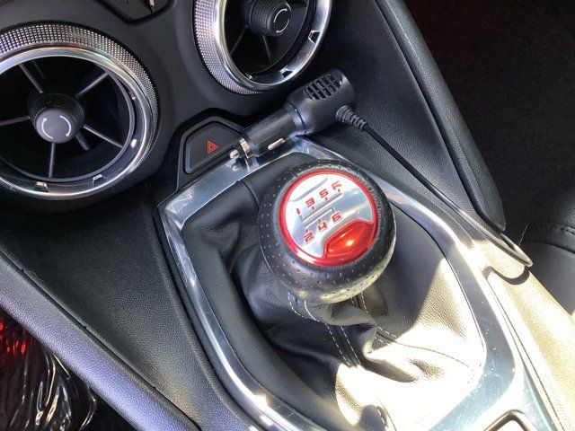 Used 2022 Chevrolet Camaro LT RWD image 17