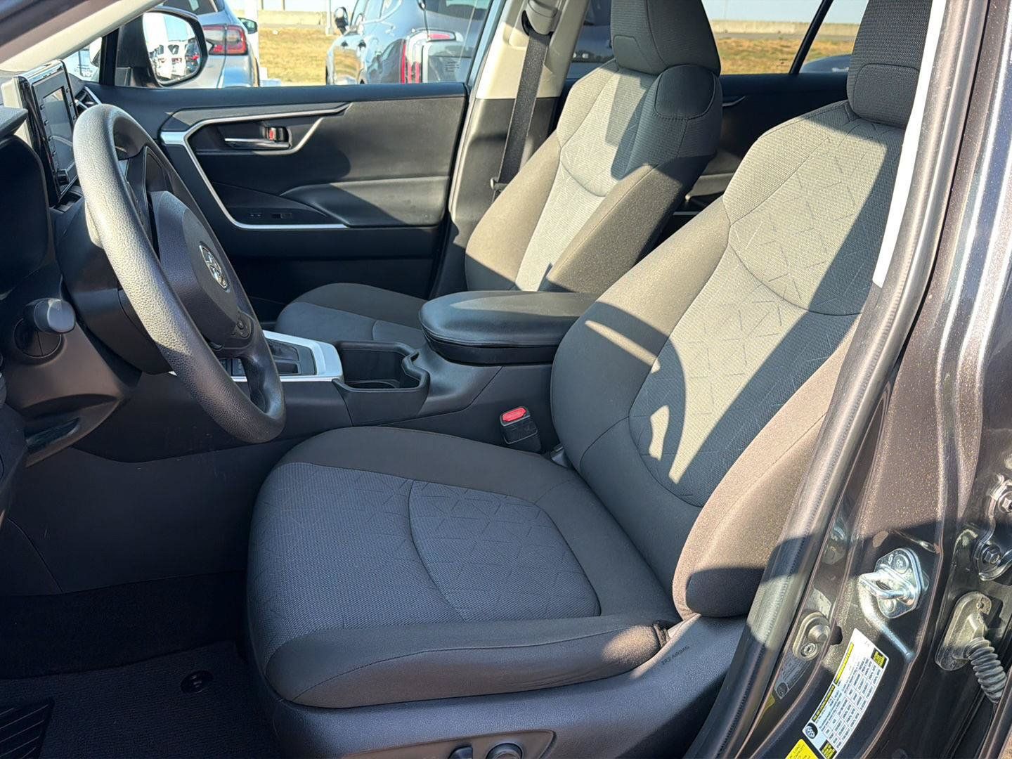 Certified 2022 Toyota RAV4 XLE FWD image 11