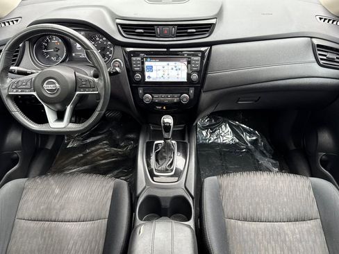 Used 2017 Nissan Rogue SV AWD/4WD image 13