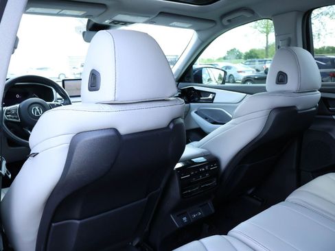 Used 2023 Acura MDX FWD w/ Technology Package image 12