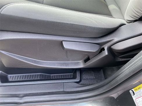 Used 2016 Ford Escape S image 10