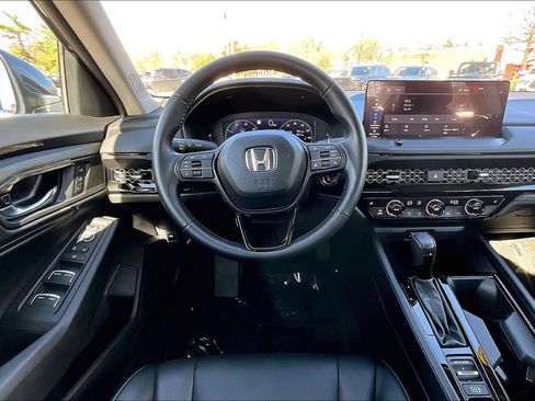 Used 2023 Honda Accord EX-L image 5