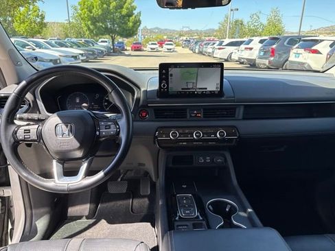 Certified 2023 Honda Pilot Touring image 10