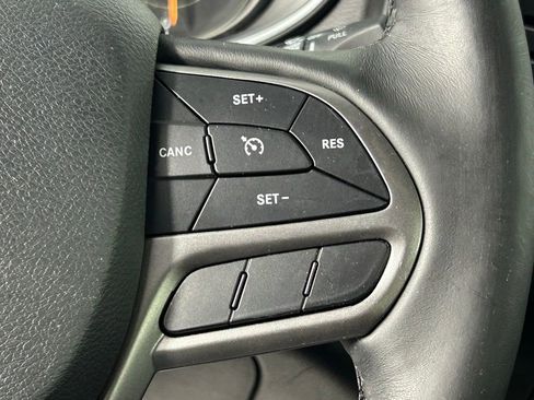 Used 2019 Jeep Cherokee Limited AWD/4WD image 27