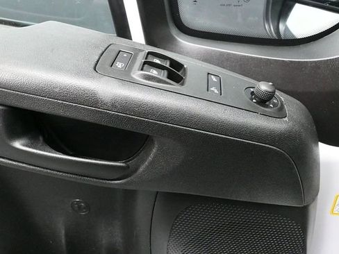 Used 2024 RAM ProMaster 2500 w/ Convenience Group FWD image 15