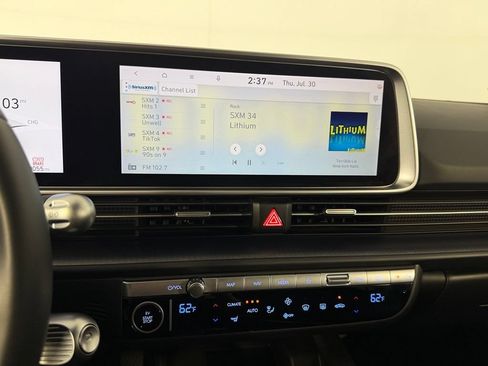 Used 2025 Hyundai Ioniq 6 SE RWD image 18