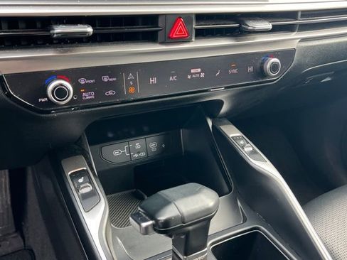 Certified 2024 Kia Sorento S image 19