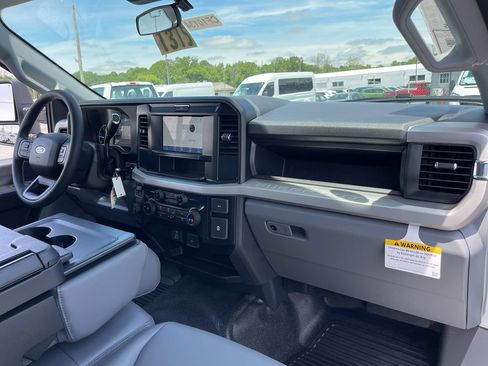New 2025 Ford F550 2WD Regular Cab Super Duty image 8