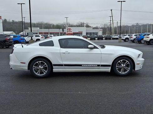 Used 2014 Ford Mustang Premium image 8