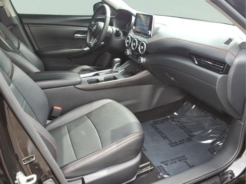 Certified 2025 Nissan Sentra SR w/ SR Premium Package FWD image 30