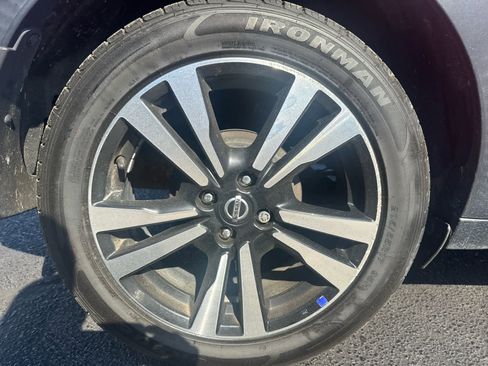 Used 2020 Nissan Kicks SV FWD image 14