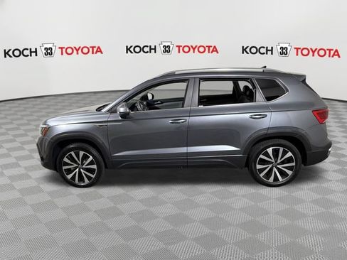Used 2023 Volkswagen Taos SE AWD/4WD image 4