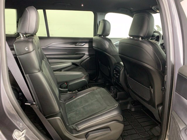 Used 2025 Jeep Grand Cherokee L Laredo AWD/4WD image 25
