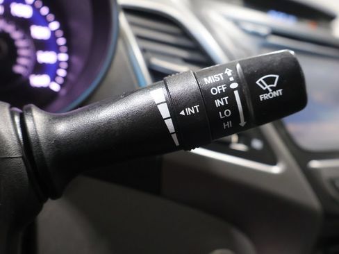 Used 2014 Hyundai Elantra Limited w/ Option Group 03 FWD image 37