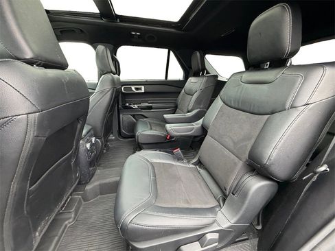 Used 2021 Ford Explorer ST w/ ST Street Pack image 14