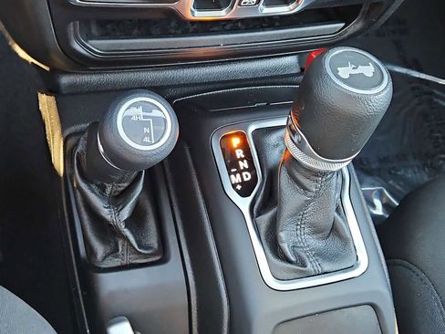 Used 2021 Jeep Wrangler Unlimited Sport image 31