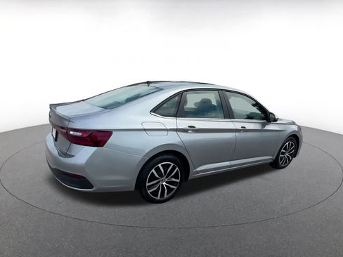 Used 2025 Volkswagen Jetta SE image 15