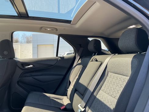 Used 2022 Chevrolet Equinox LT AWD/4WD image 9