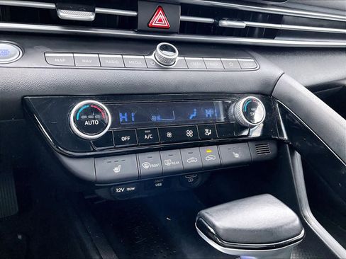 Used 2023 Hyundai Elantra SEL w/ Convenience Package image 26