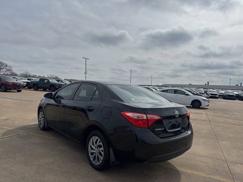 Used 2017 Toyota Corolla LE image 17