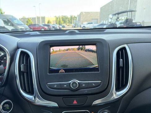 Used 2021 Chevrolet Equinox LT FWD image 22
