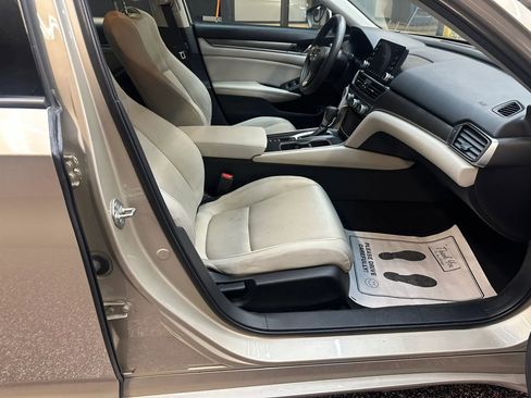 Used 2018 Honda Accord LX image 29