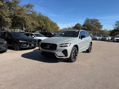 New 2026 Volvo XC60 B5 Plus w/ Protection Package Premier image 2