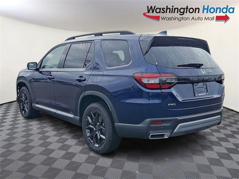 New 2025 Honda Pilot Touring image 5
