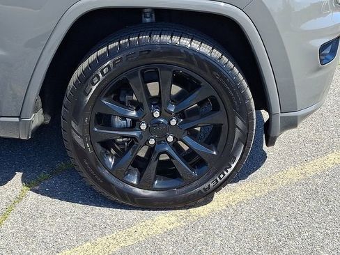 Used 2021 Jeep Grand Cherokee Laredo X AWD/4WD image 8