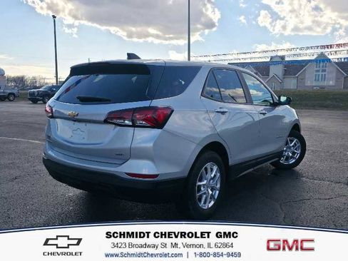 Used 2022 Chevrolet Equinox LS w/ LS Convenience Package image 5