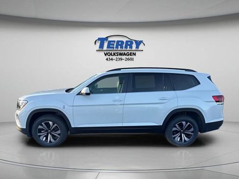 New 2026 Volkswagen Atlas SE image 2
