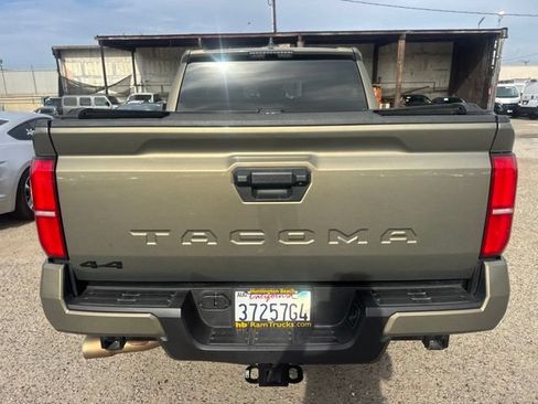 Used 2025 Toyota Tacoma 4x4 Double Cab image 6