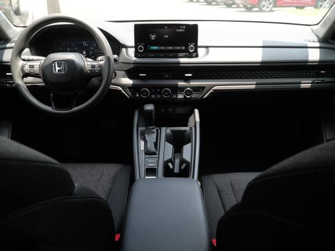 Used 2025 Honda Accord SE image 19
