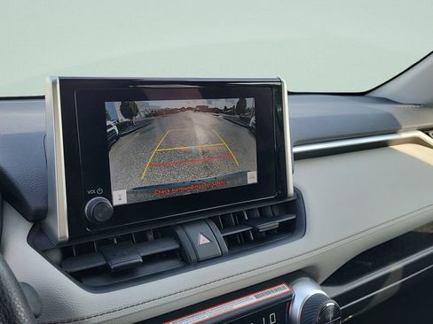 Certified 2025 Toyota RAV4 XLE FWD image 18