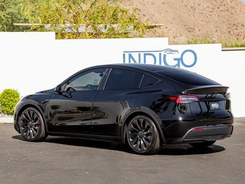 Used 2023 Tesla Model Y Performance AWD/4WD image 9