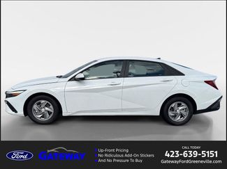 Used 2025 Hyundai Elantra SE video 1