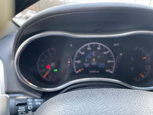 Certified 2016 Jeep Grand Cherokee High Altitude image 17