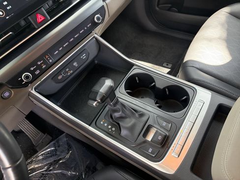 Used 2026 Kia Carnival FWD image 43