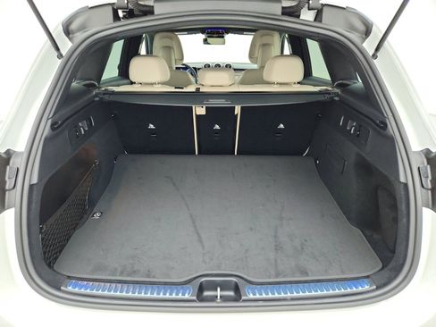 Used 2025 Mercedes-Benz GLC 300 image 29