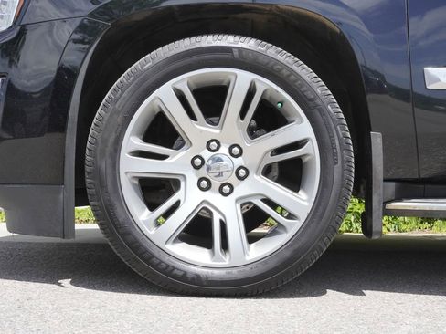Used 2016 Cadillac Escalade ESV Luxury AWD/4WD image 36