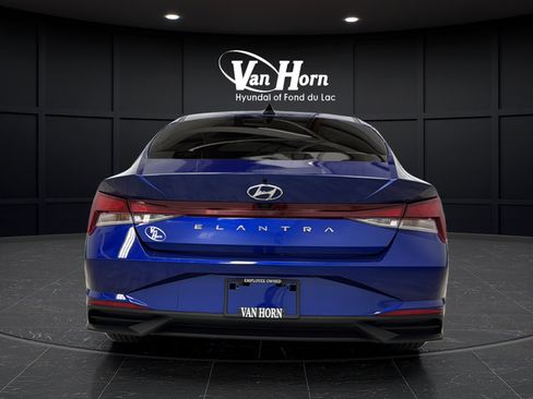 Used 2023 Hyundai Elantra SEL w/ Convenience Package FWD image 6