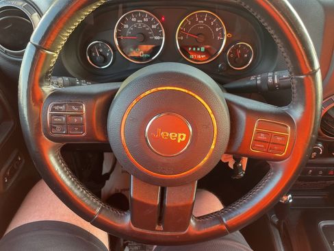 Used 2018 Jeep Wrangler Unlimited Sport S image 26